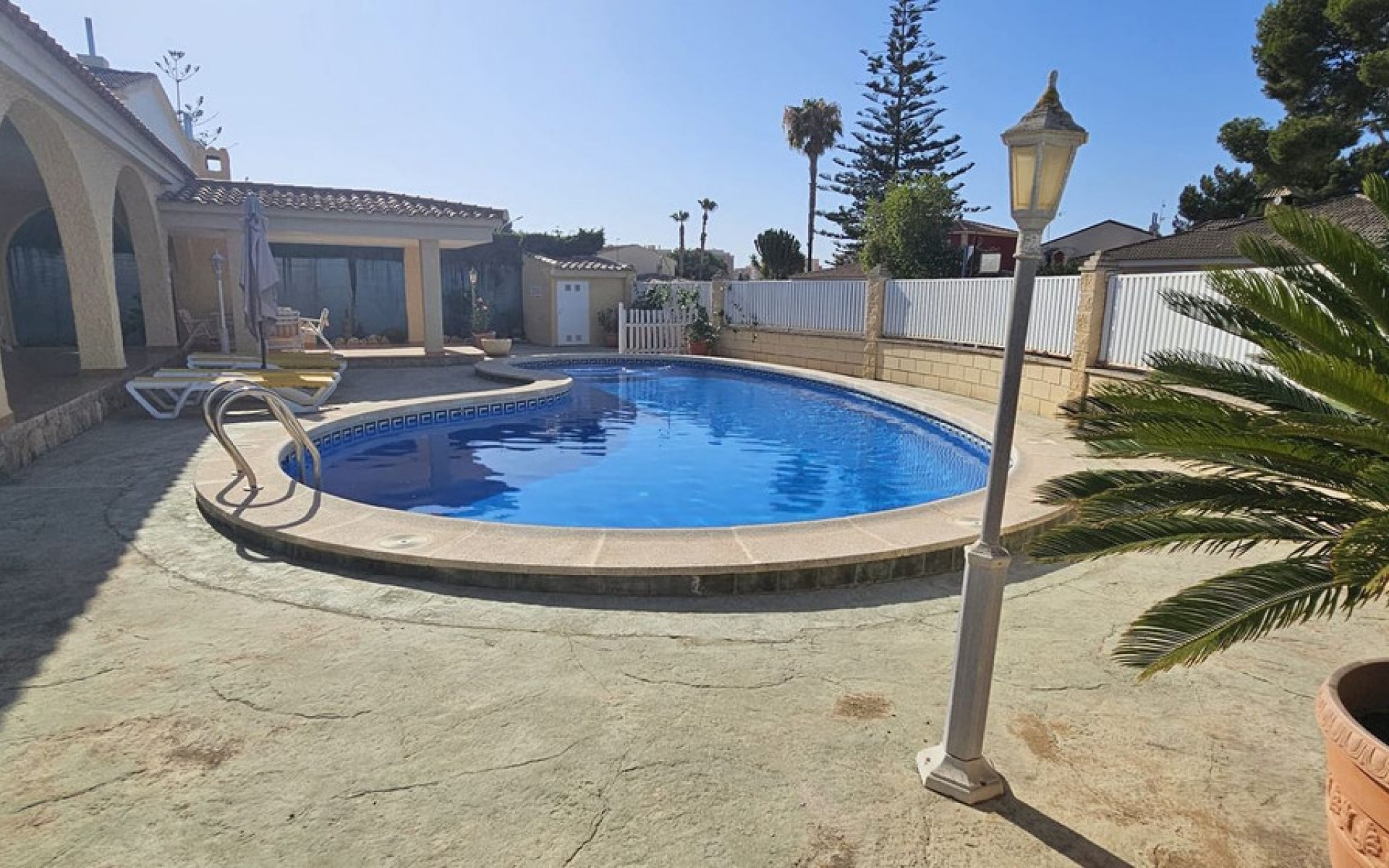 Resale - Villa - Campoamor