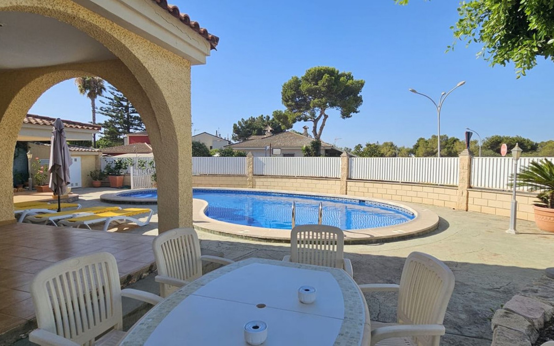 Resale - Villa - Campoamor