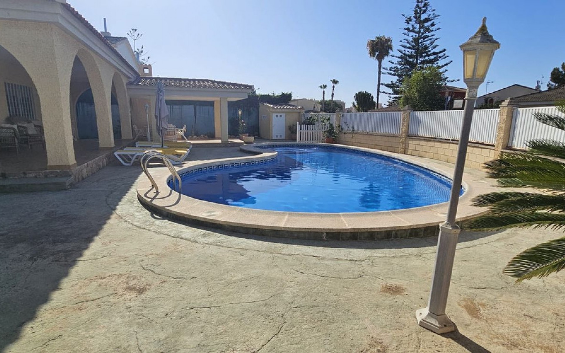 Resale - Villa - Campoamor