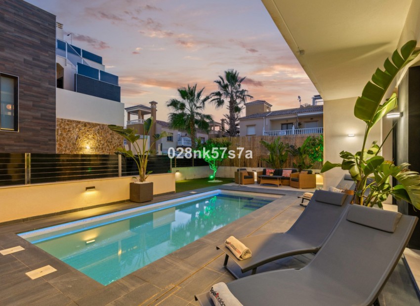 Resale - Villa - Campoamor