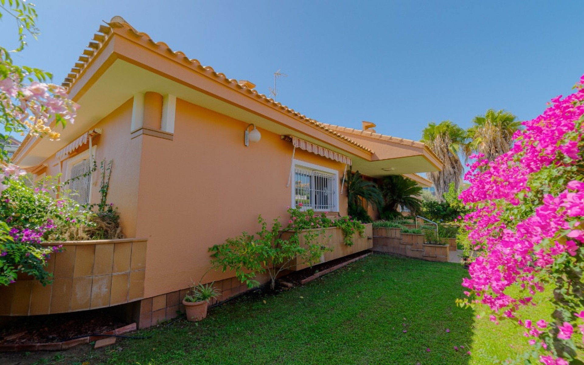 Resale - Villa - Campoamor