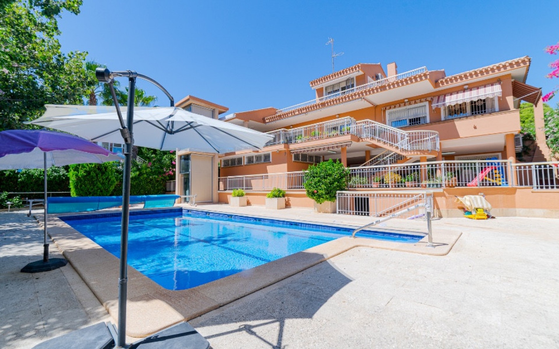 Resale - Villa - Campoamor