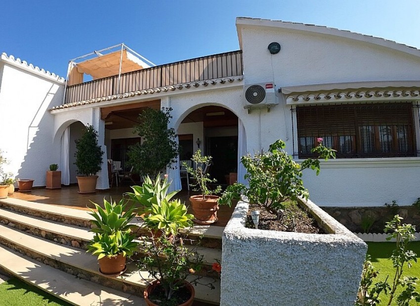Resale - Villa - Campoamor