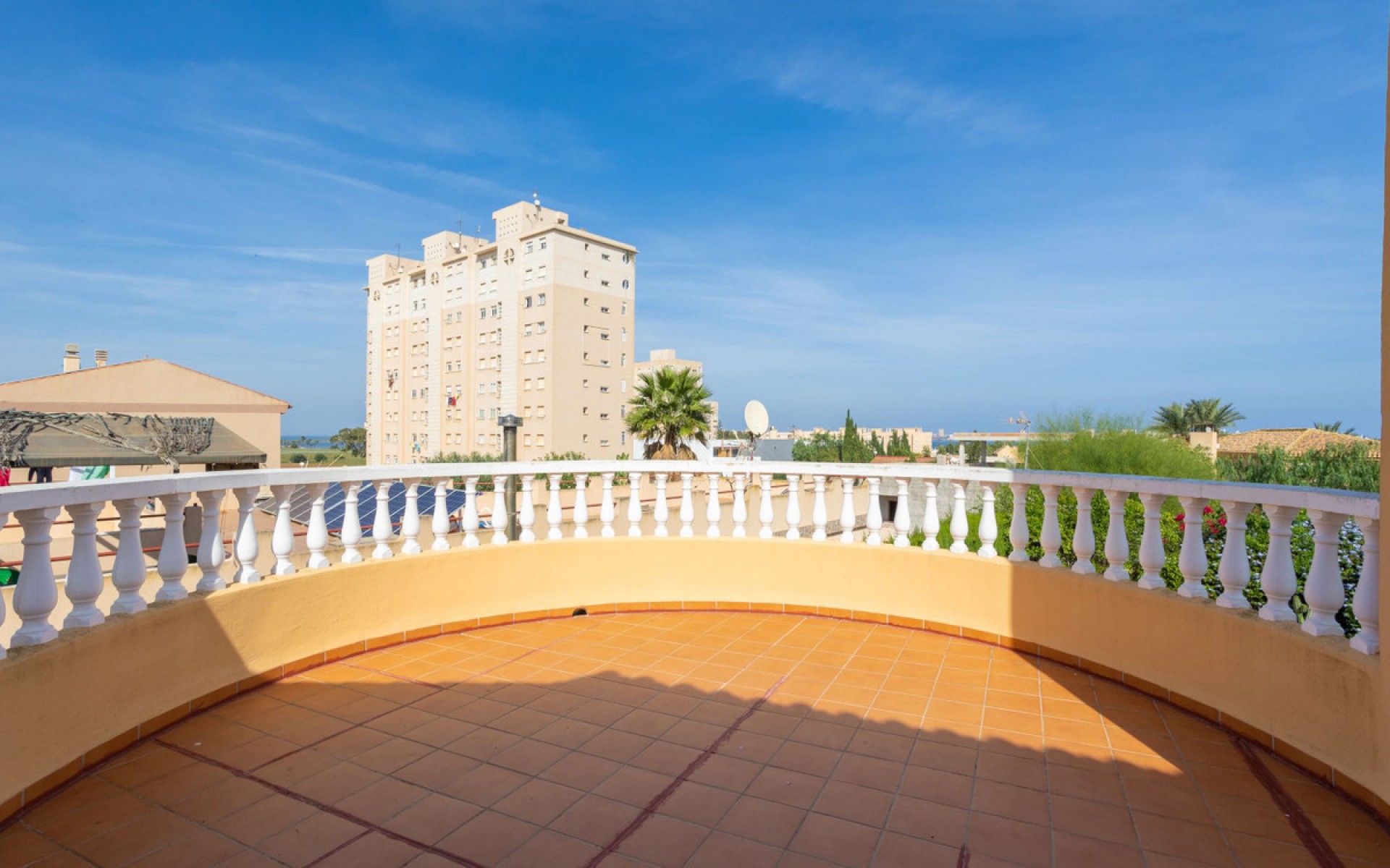 Resale - Villa - Cartagena - Playa Honda