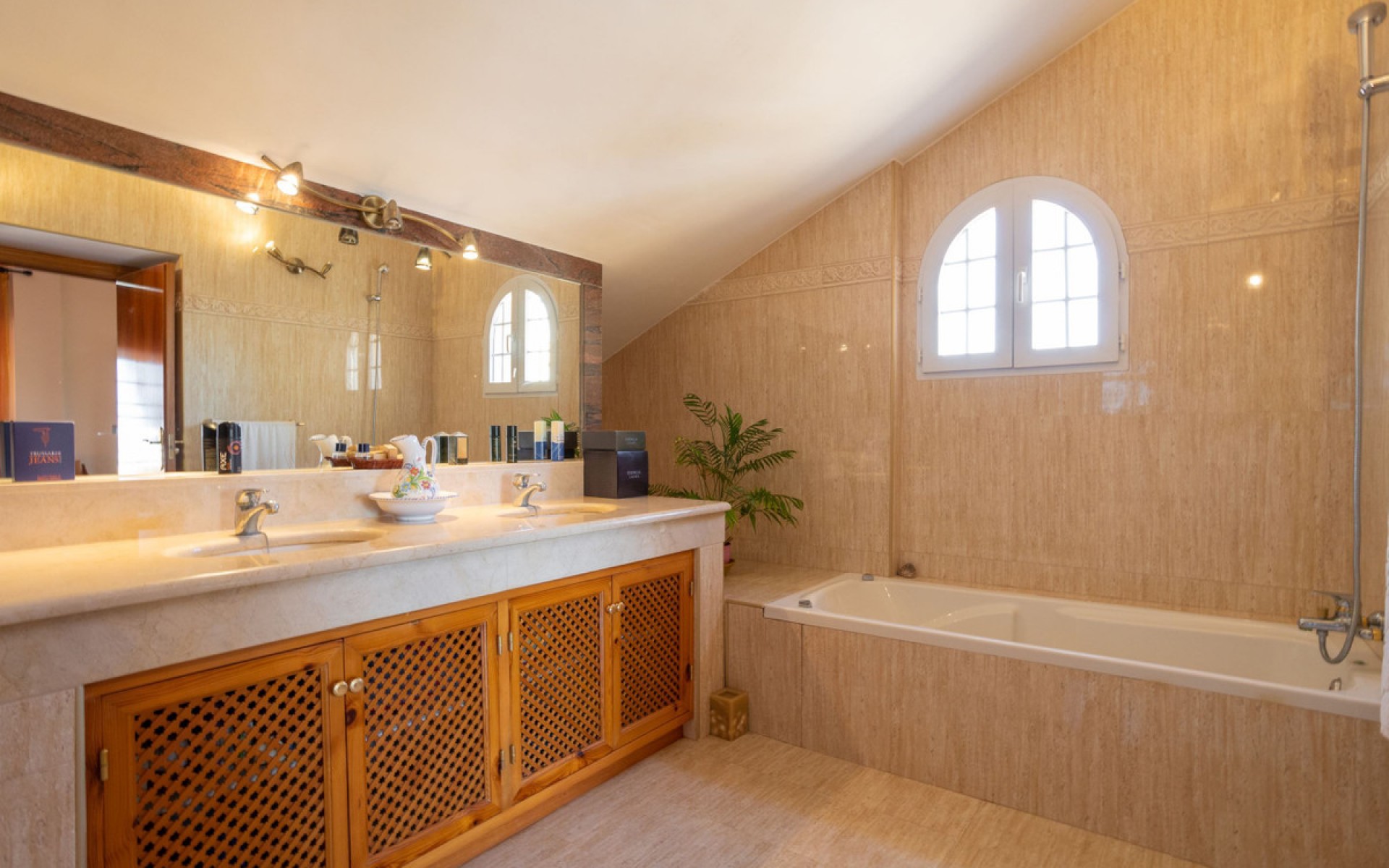 Resale - Villa - Cartagena - Playa Honda