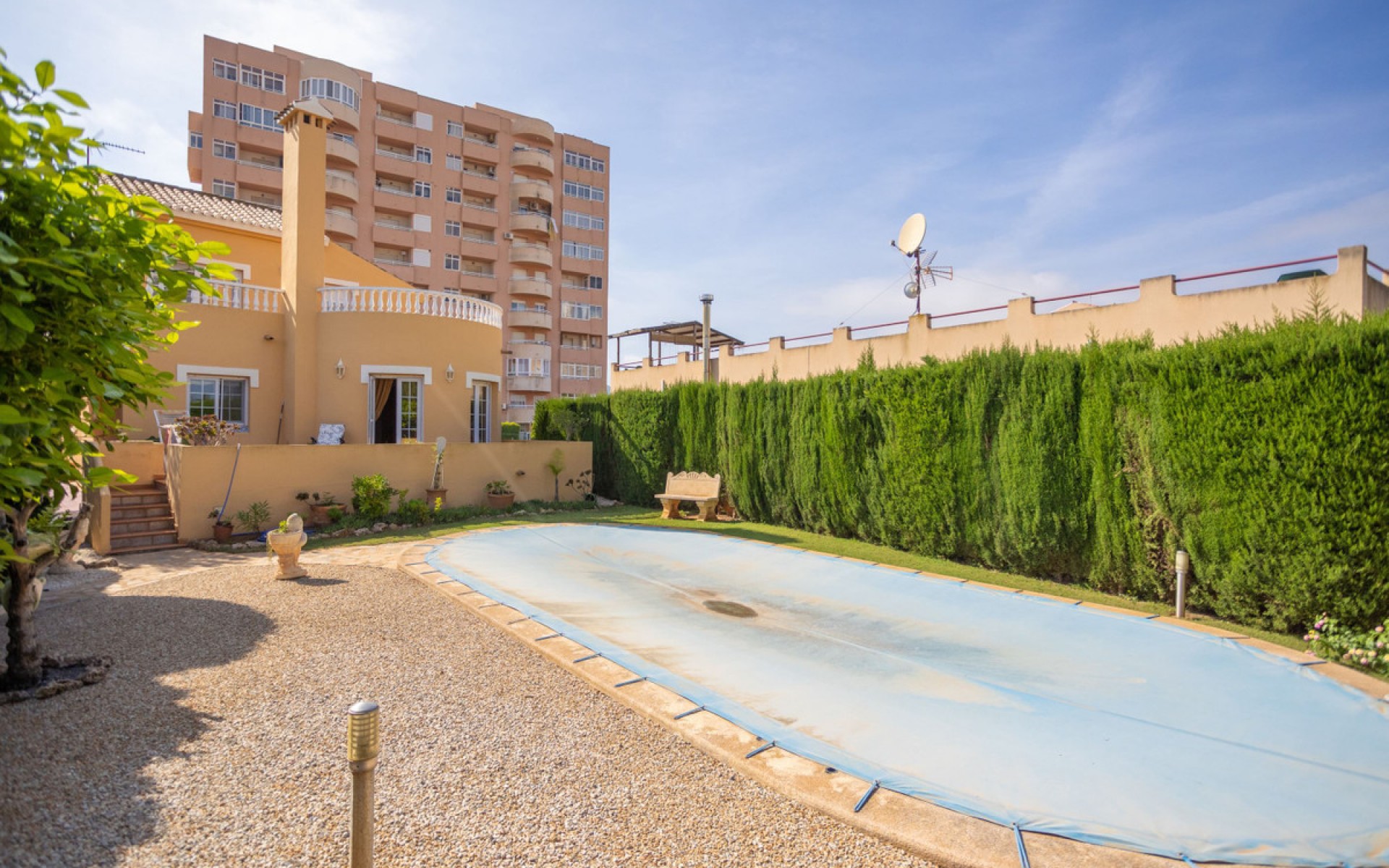 Resale - Villa - Cartagena - Playa Honda