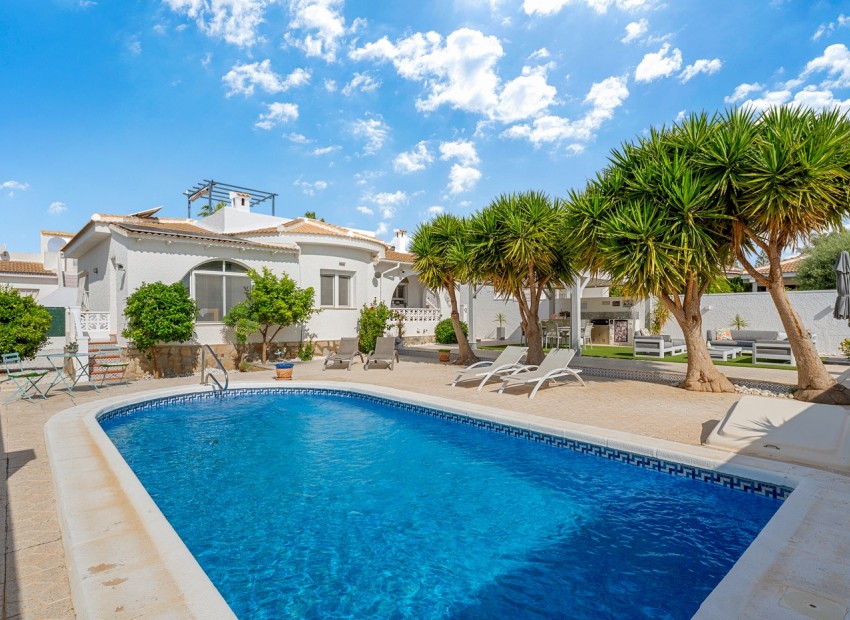 Resale - Villa - Ciudad Quesada - Pueblo Bravo