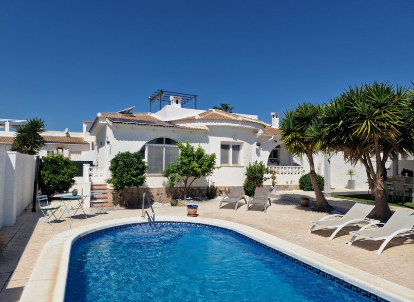 Resale - Villa - Ciudad Quesada - Pueblo Bravo