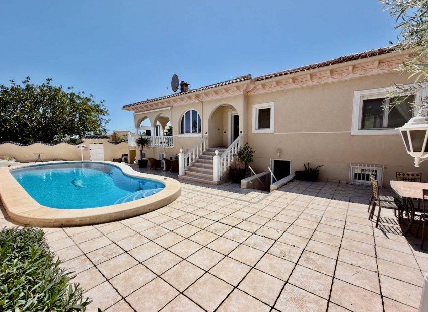 Resale - Villa - Ciudad Quesada - Urbanizaciones