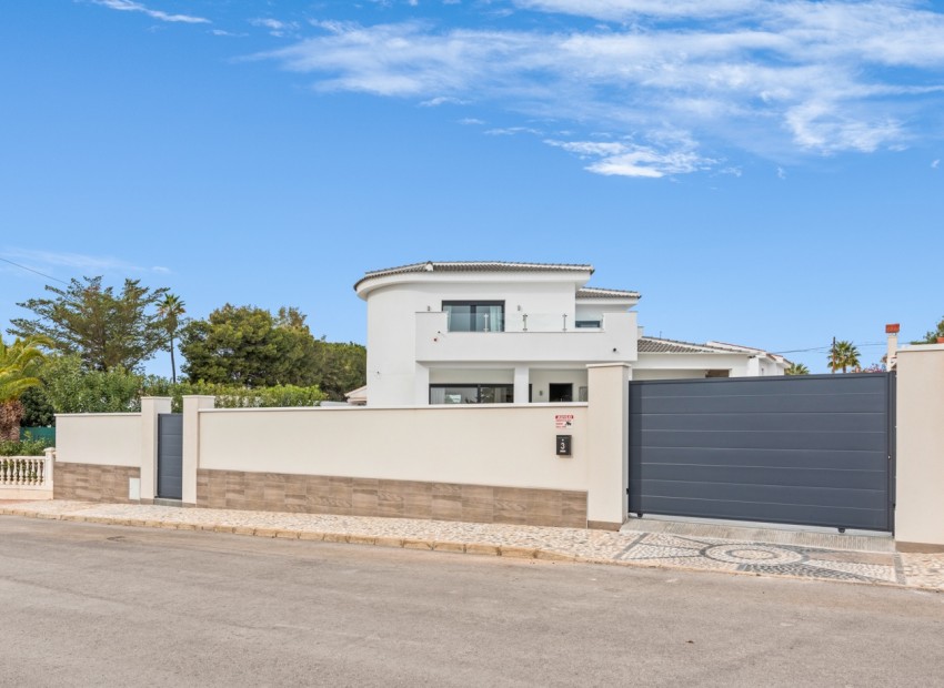 Resale - Villa - Ciudad Quesada