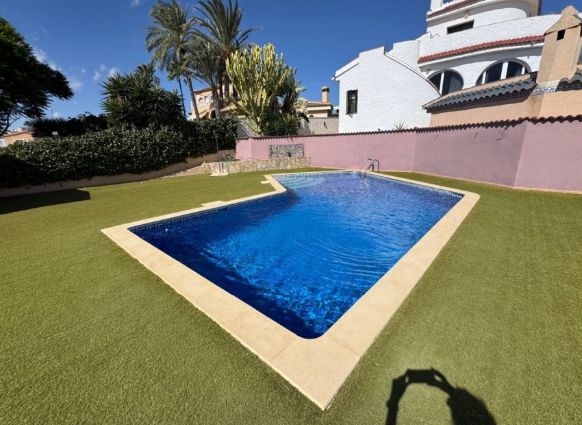 Resale - Villa - Ciudad Quesada