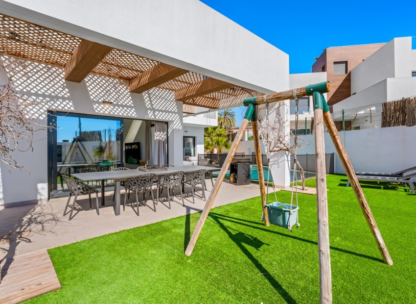 Resale - Villa - Ciudad Quesada