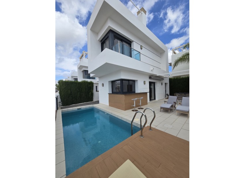 Resale - Villa - Ciudad Quesada