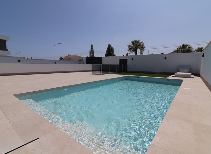 Resale - Villa - Ciudad Quesada