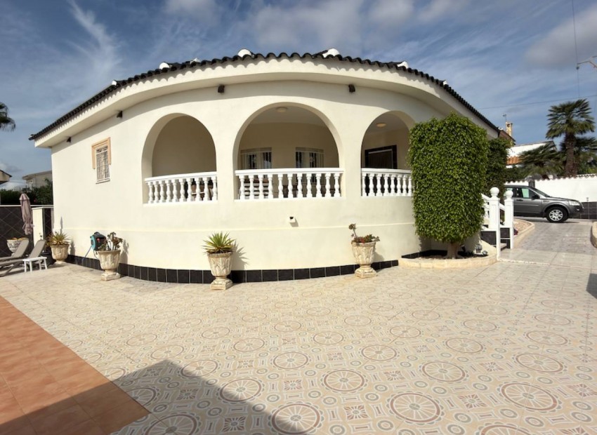 Resale - Villa - Ciudad Quesada
