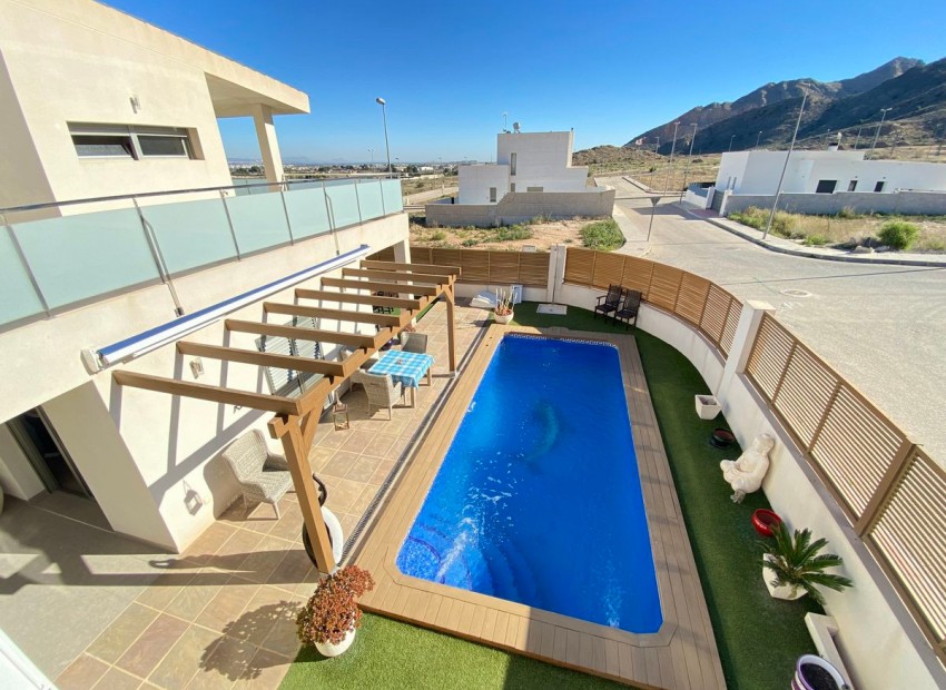 Resale - Villa - Cox