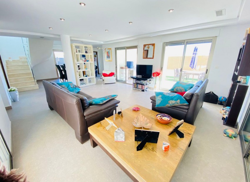 Resale - Villa - Cox