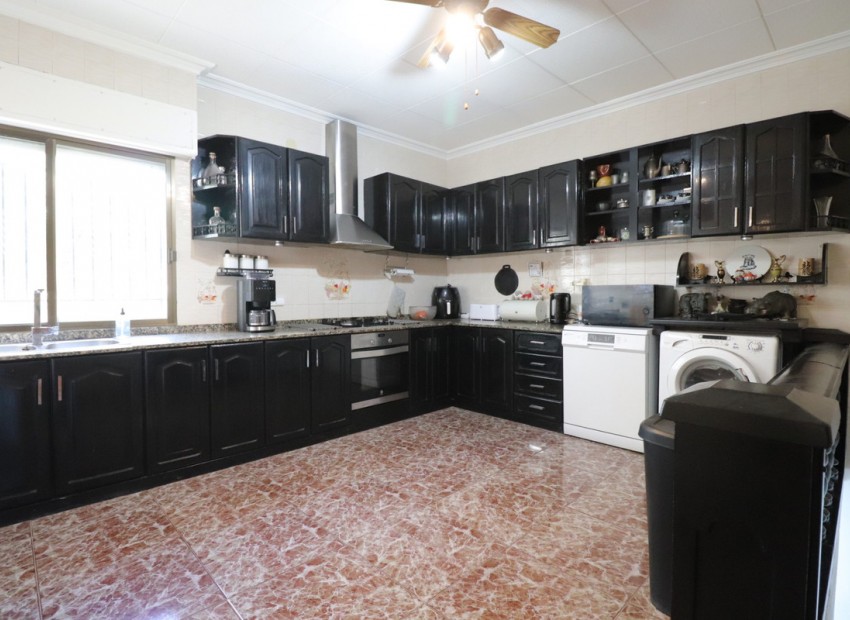 Resale - Villa - Crevillente