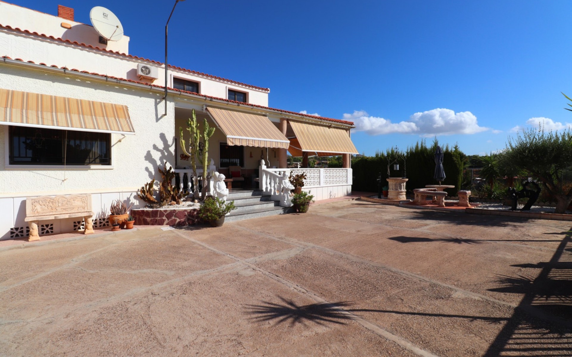 Resale - Villa - Crevillente