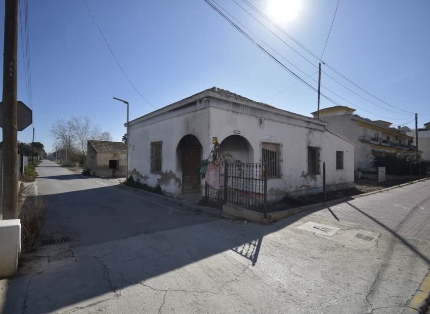 Resale - Villa - Daya Nueva