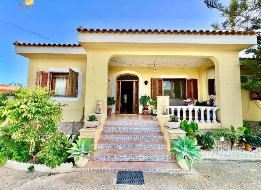 Resale - Villa - Daya Vieja