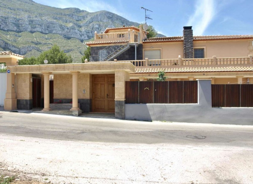 Resale - Villa - Dénia - Denia Centro