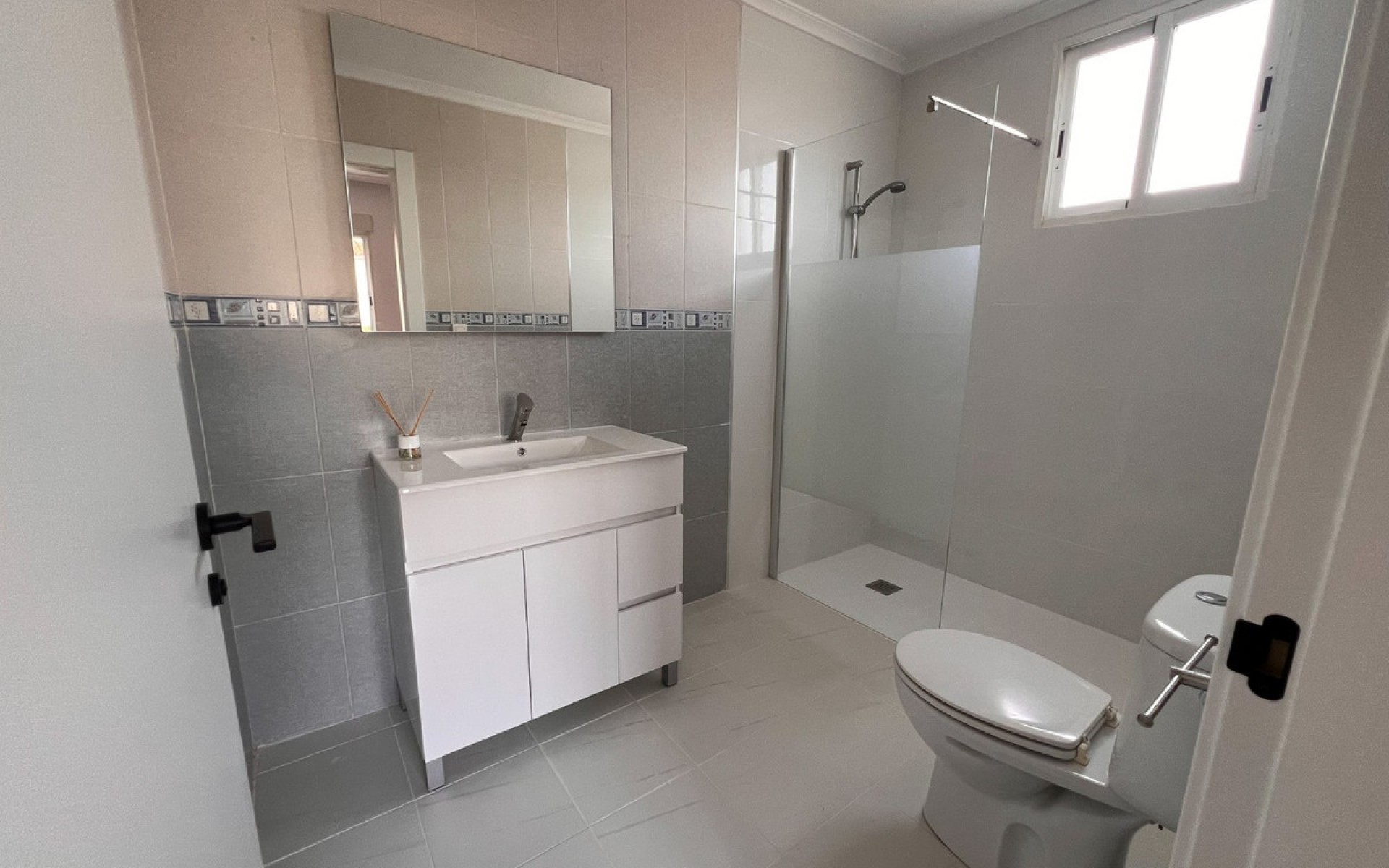 Resale - Villa - Dolores - Dolores Centro