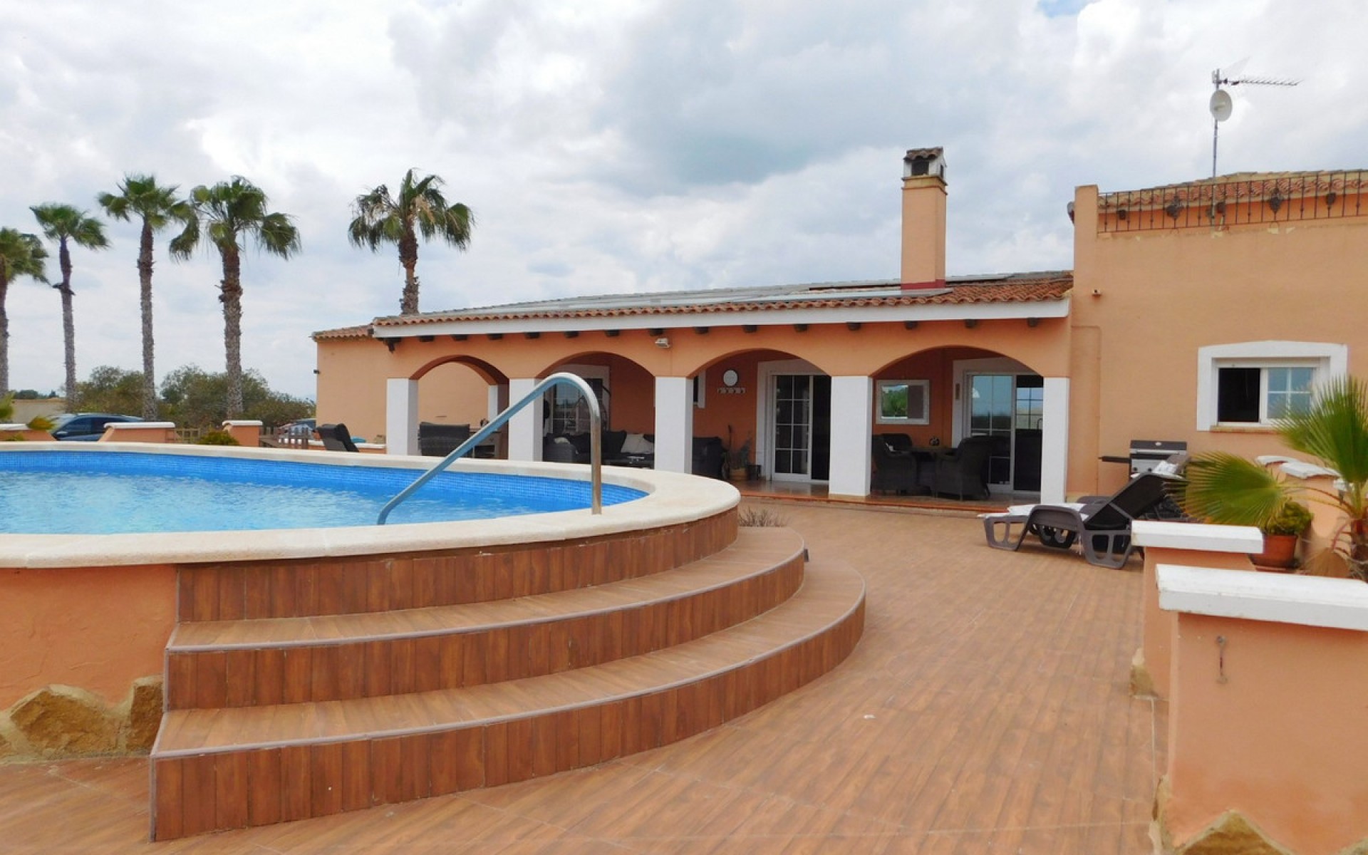 Resale - Villa - Dolores - Dolores Centro