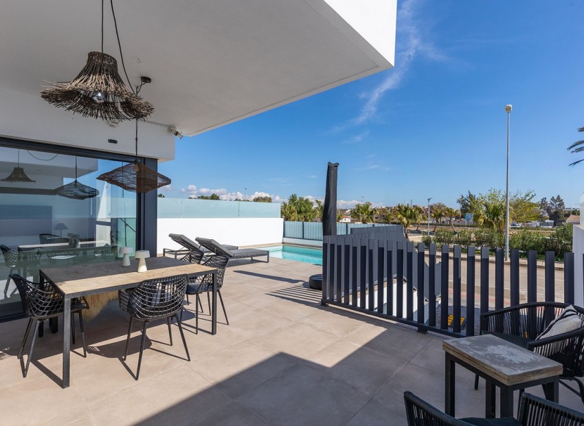 Resale - Villa - Dolores - Dolores Centro