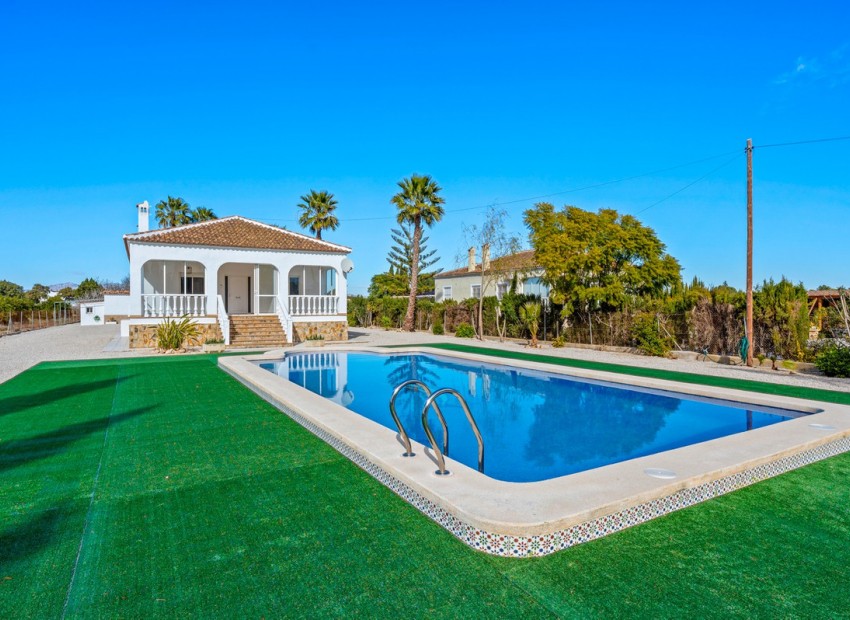 Resale - Villa - Dolores - Dolores Centro