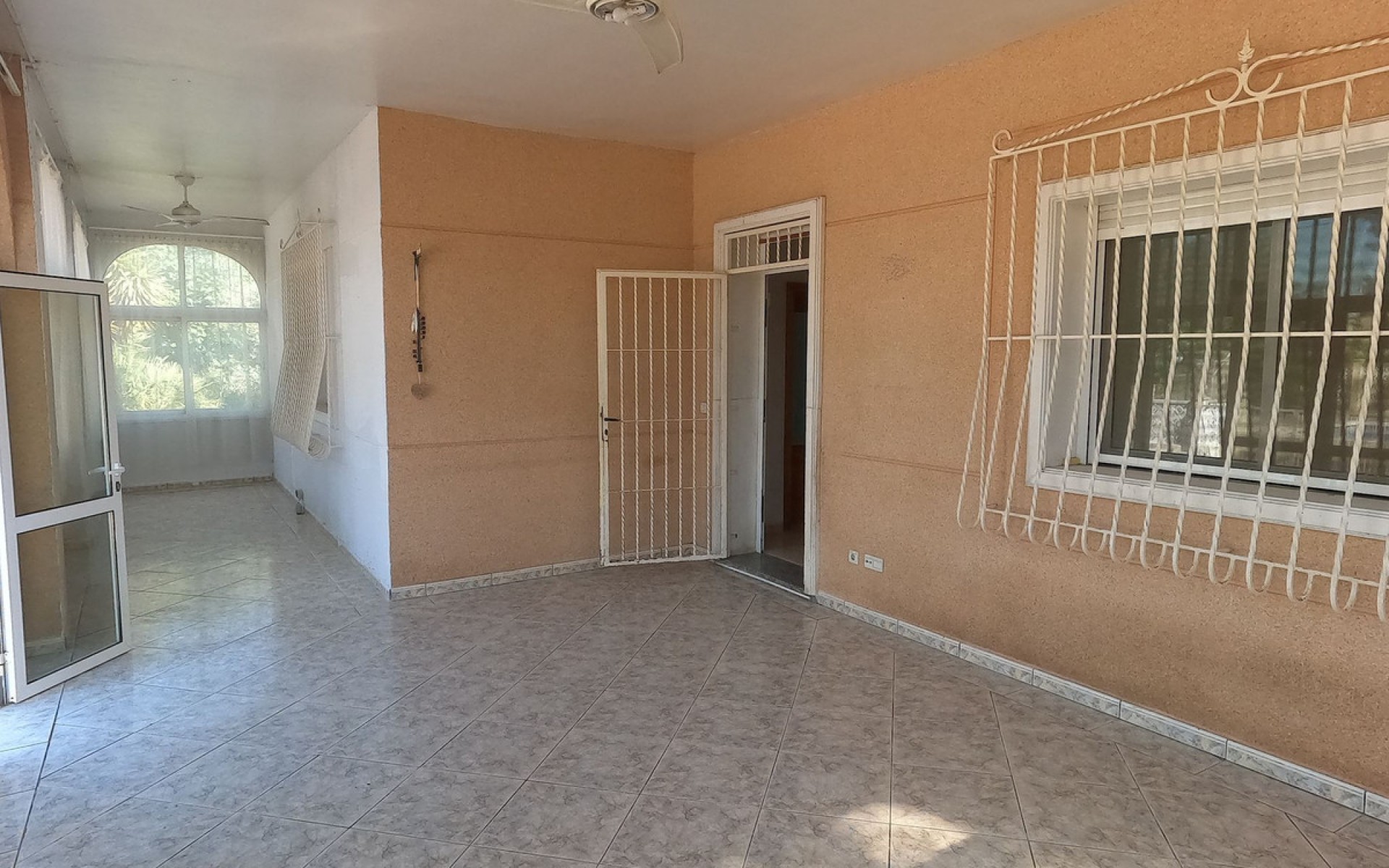 Resale - Villa - Dolores - Dolores Centro