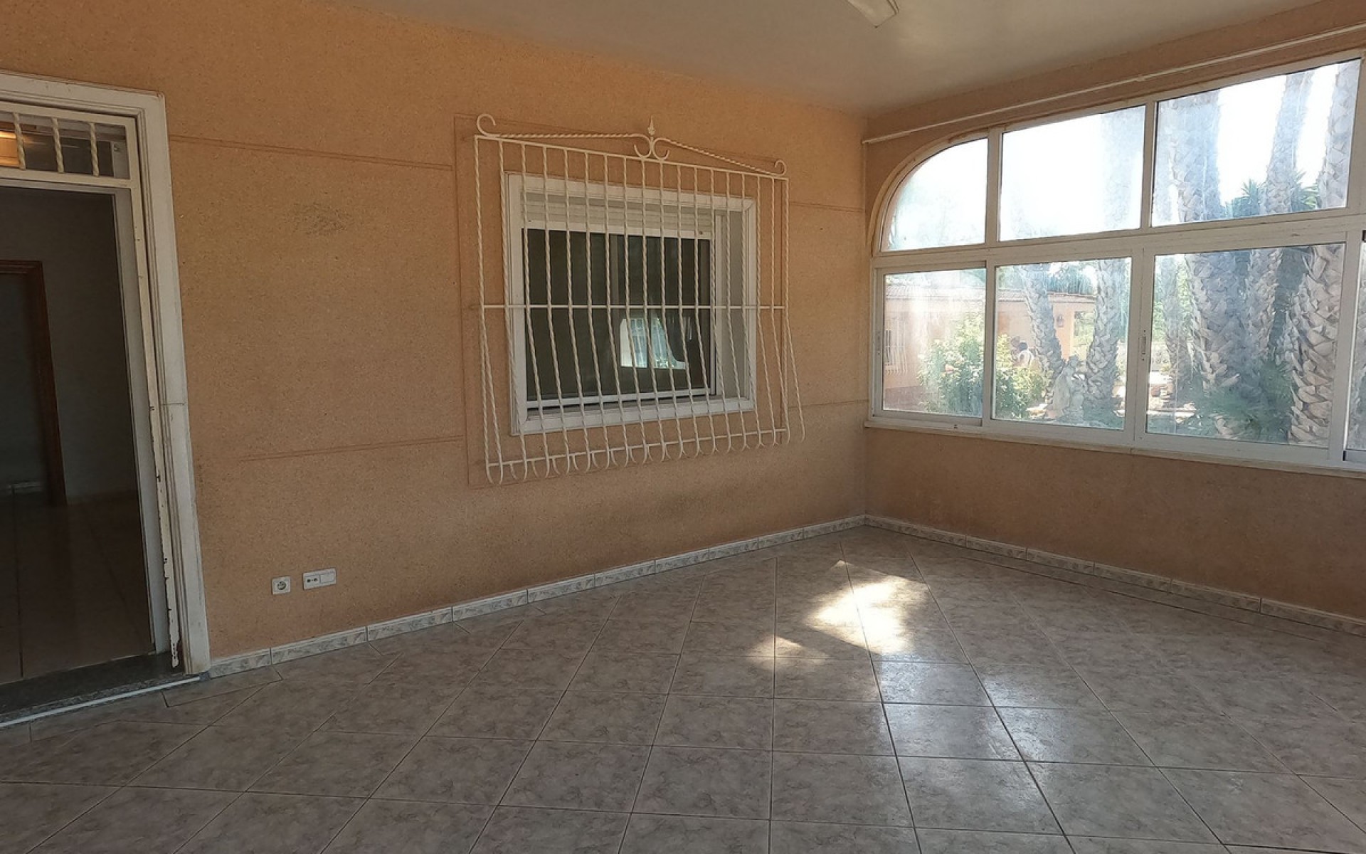 Resale - Villa - Dolores - Dolores Centro