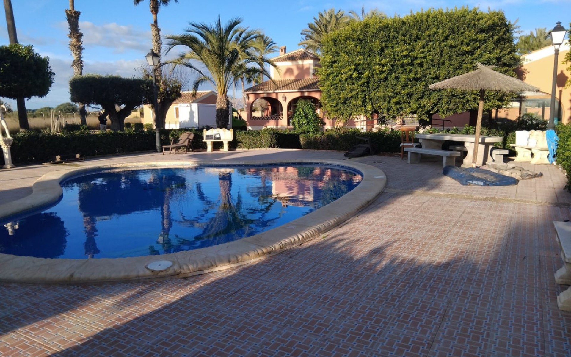 Resale - Villa - Dolores - Dolores Centro
