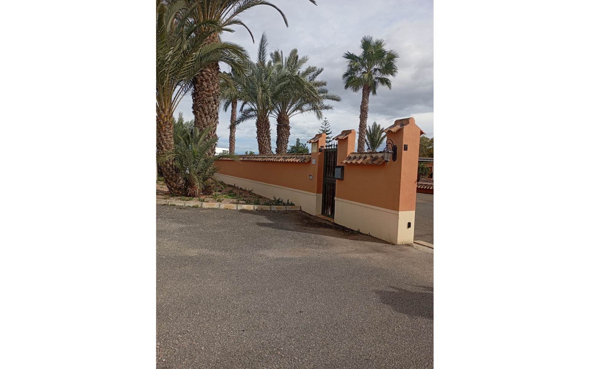 Resale - Villa - Dolores - Dolores Centro