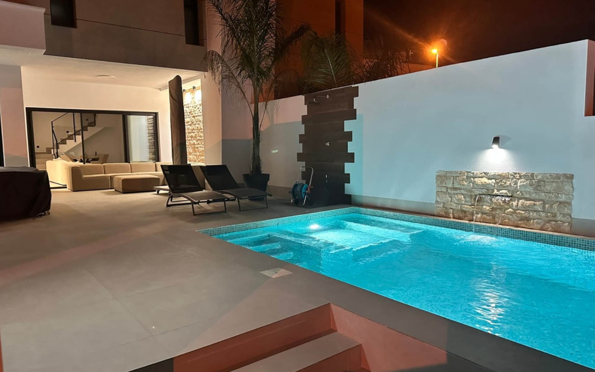 Resale - Villa - Dolores - Dolores Centro