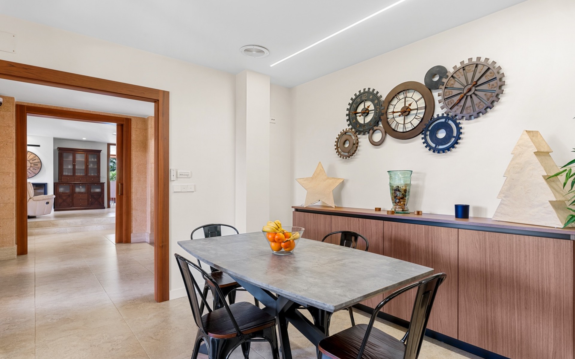 Resale - Villa - Elche