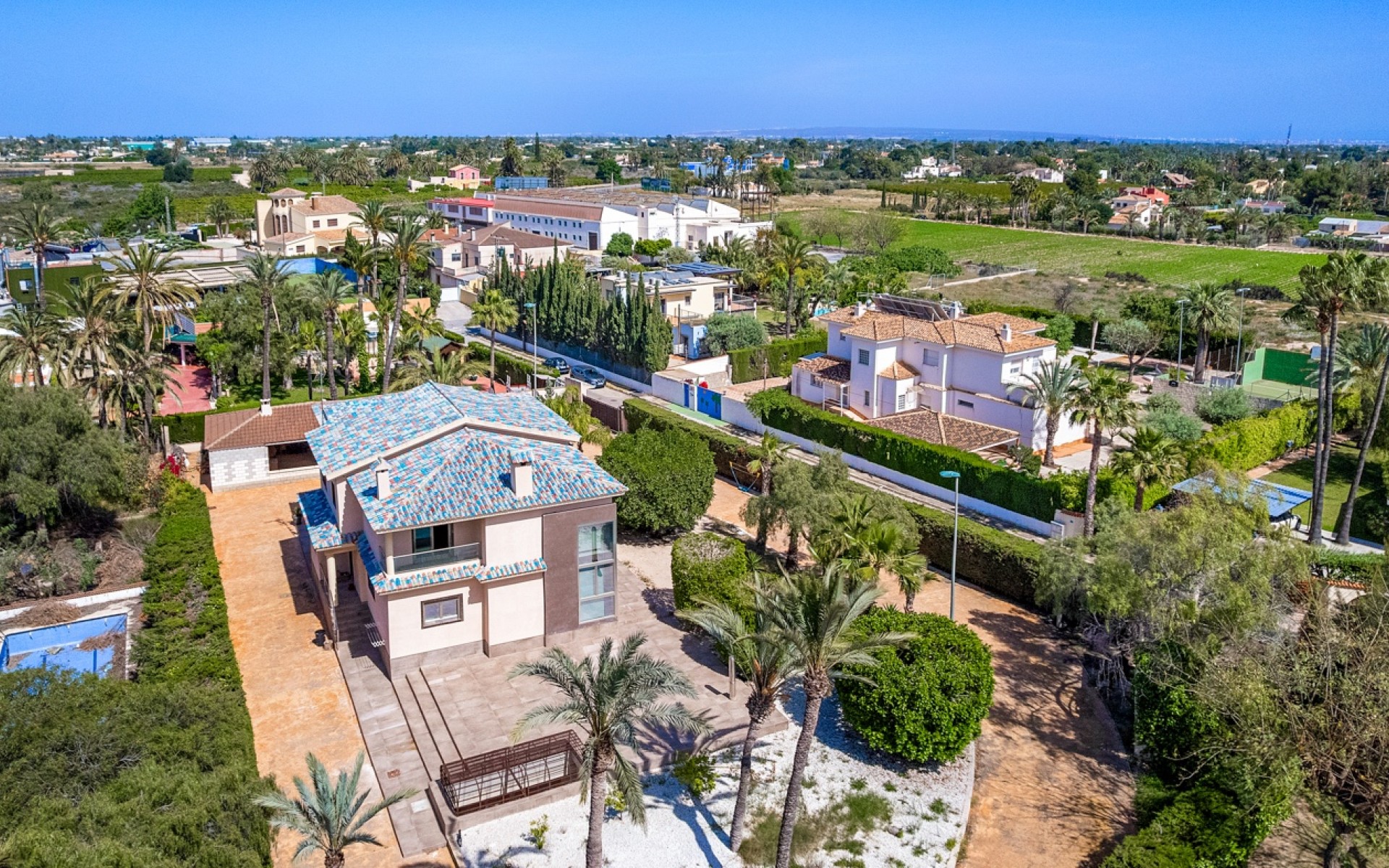 Resale - Villa - Elche