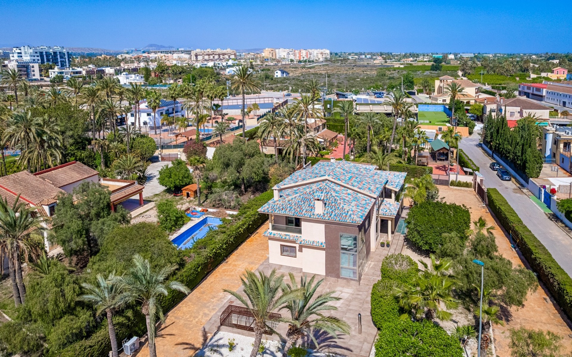 Resale - Villa - Elche