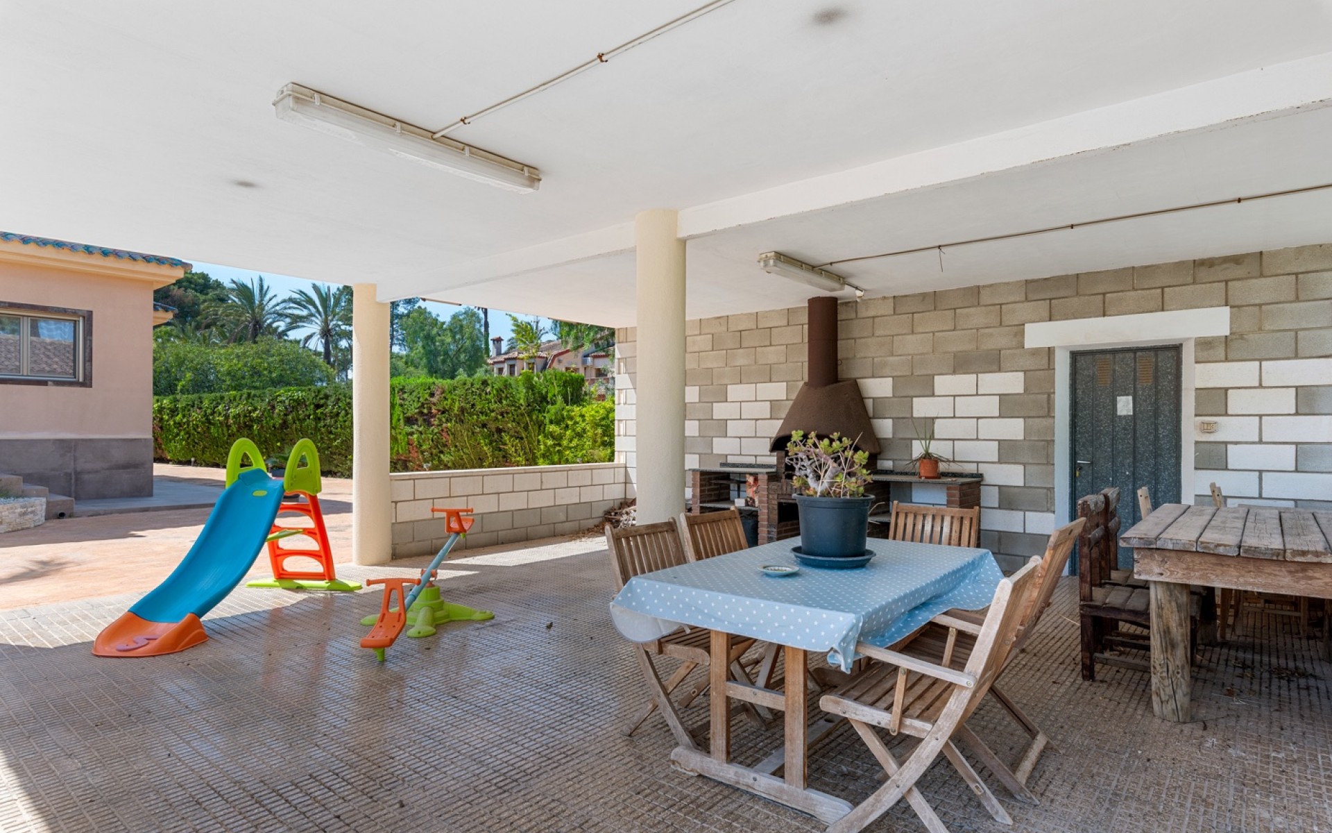 Resale - Villa - Elche