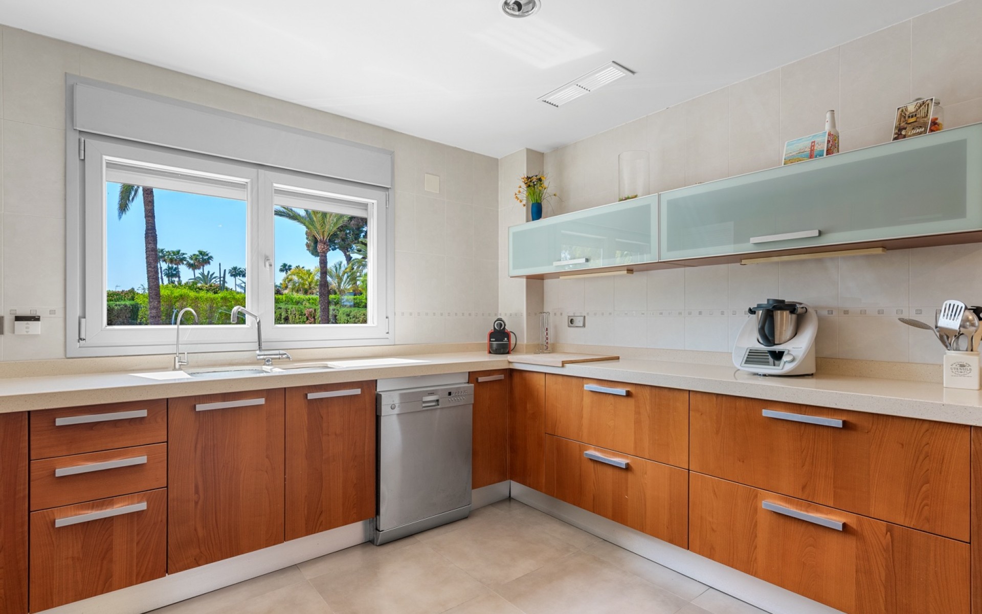 Resale - Villa - Elche