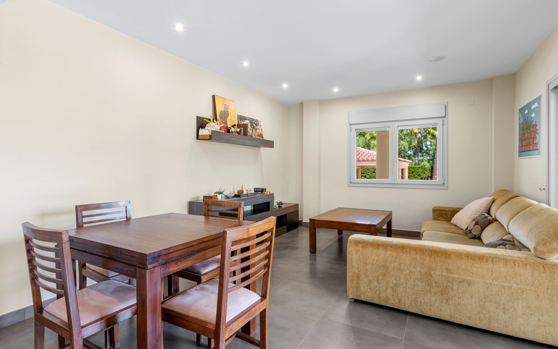 Resale - Villa - Elche