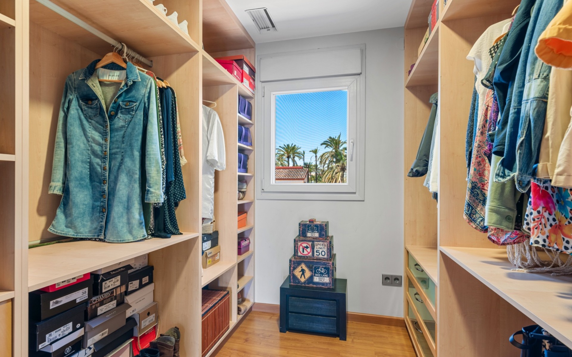 Resale - Villa - Elche