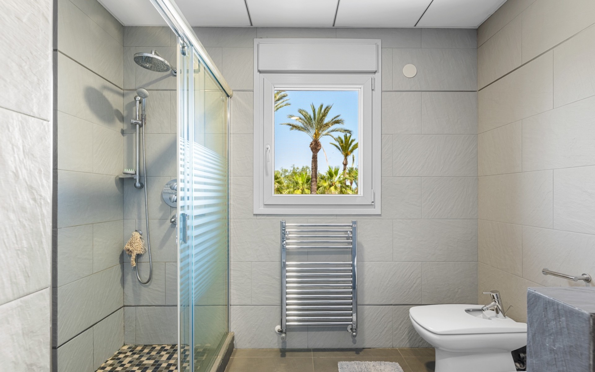 Resale - Villa - Elche