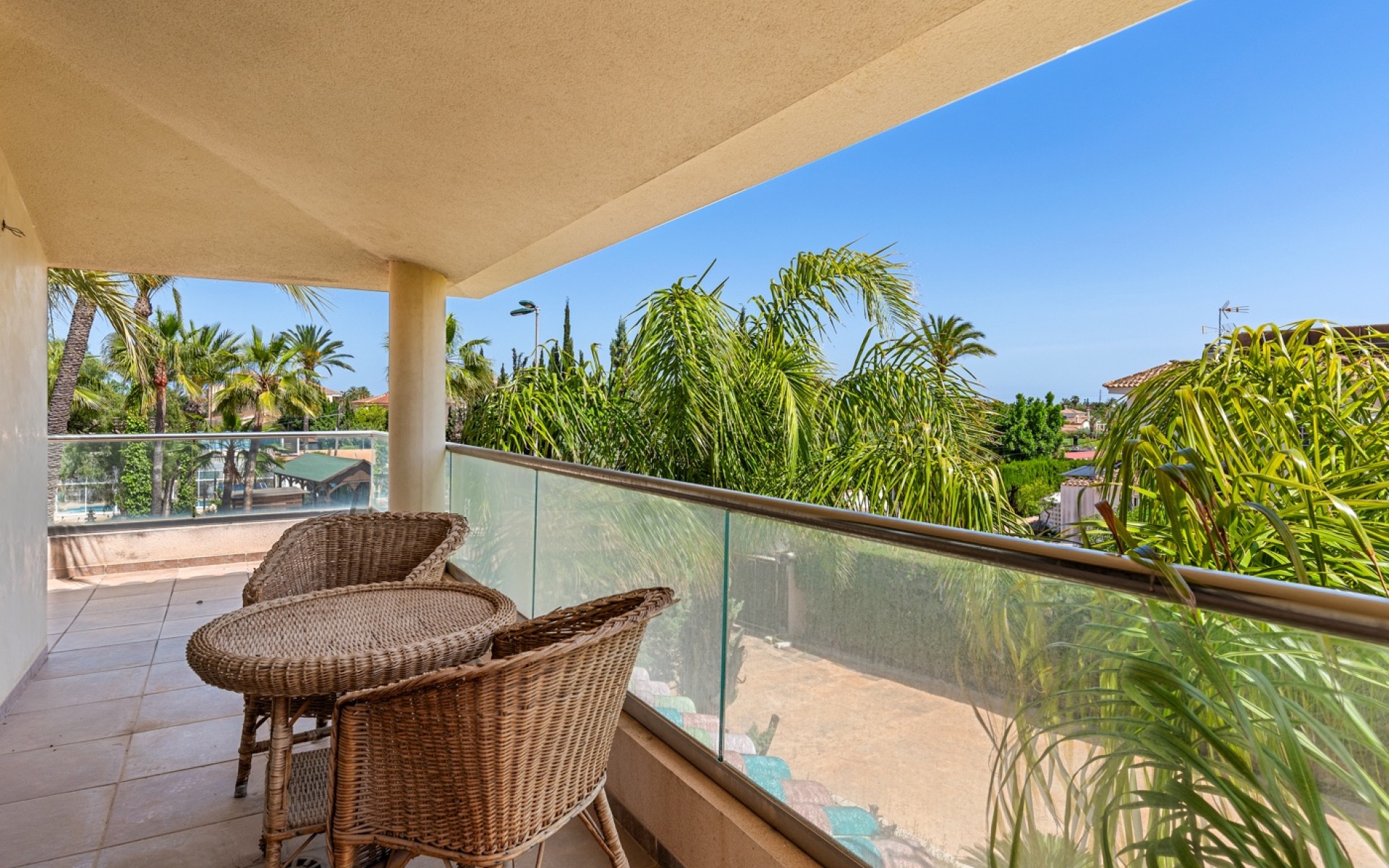 Resale - Villa - Elche