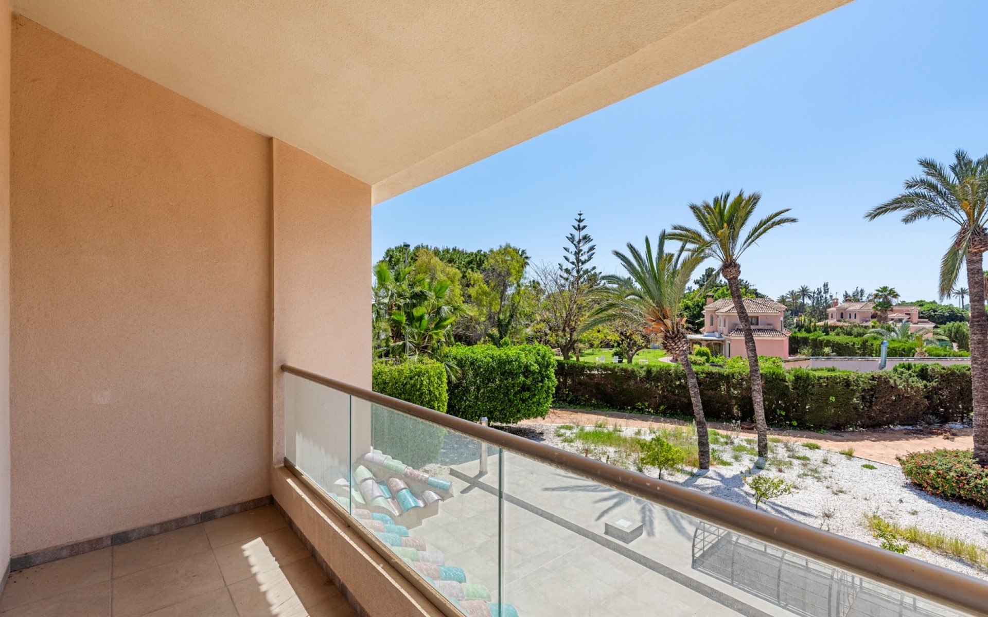 Resale - Villa - Elche