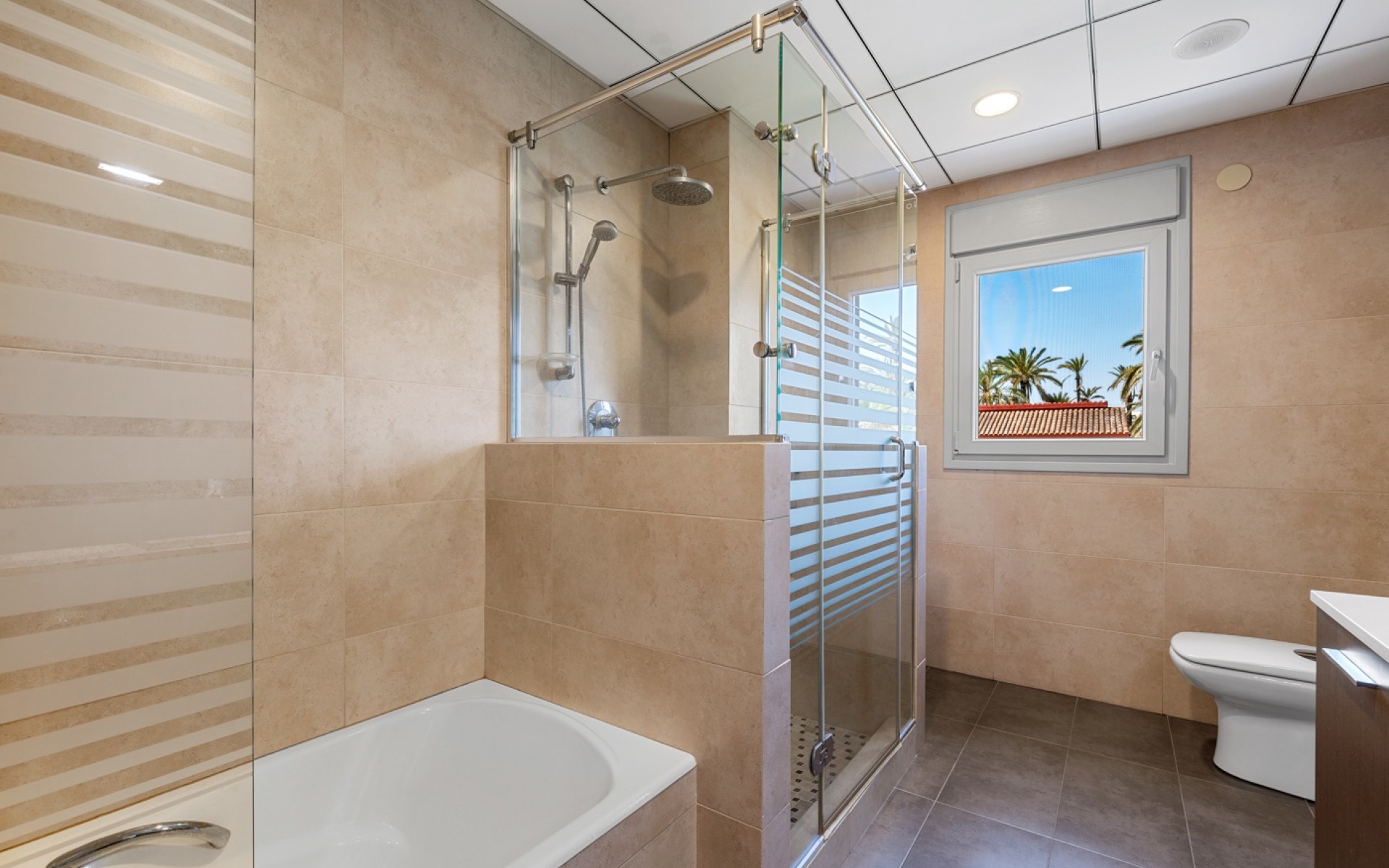 Resale - Villa - Elche