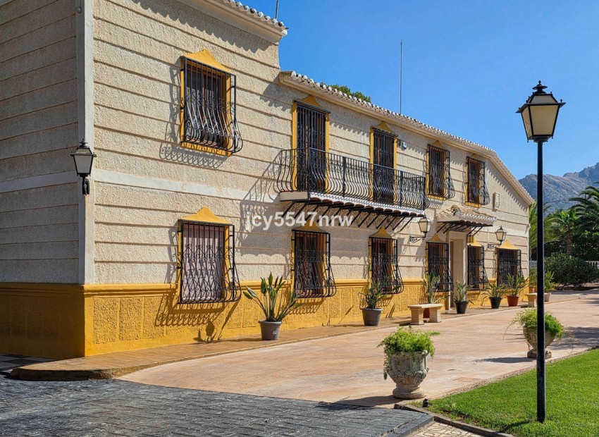 Resale - Villa - Elda - Elda Centro