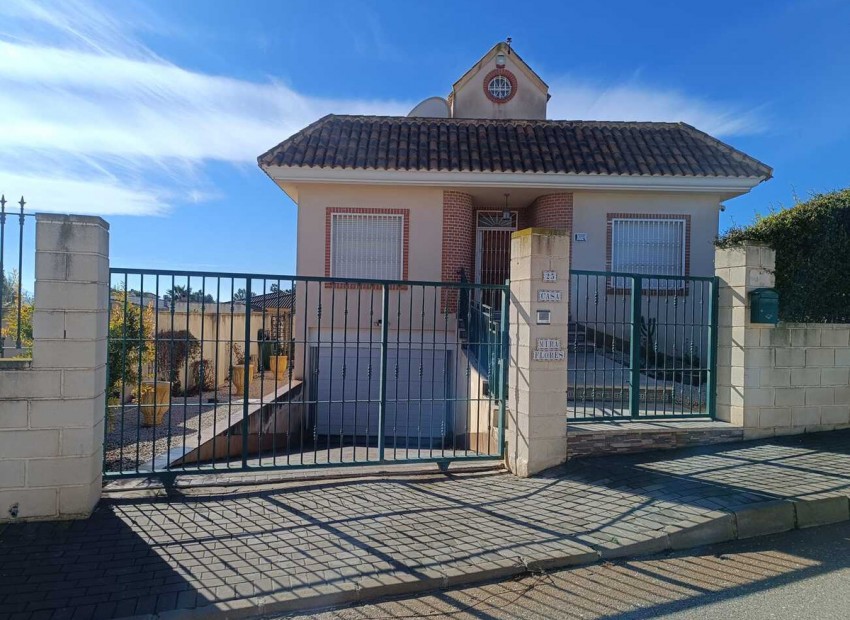 Resale - Villa - Fortuna - El Reloj