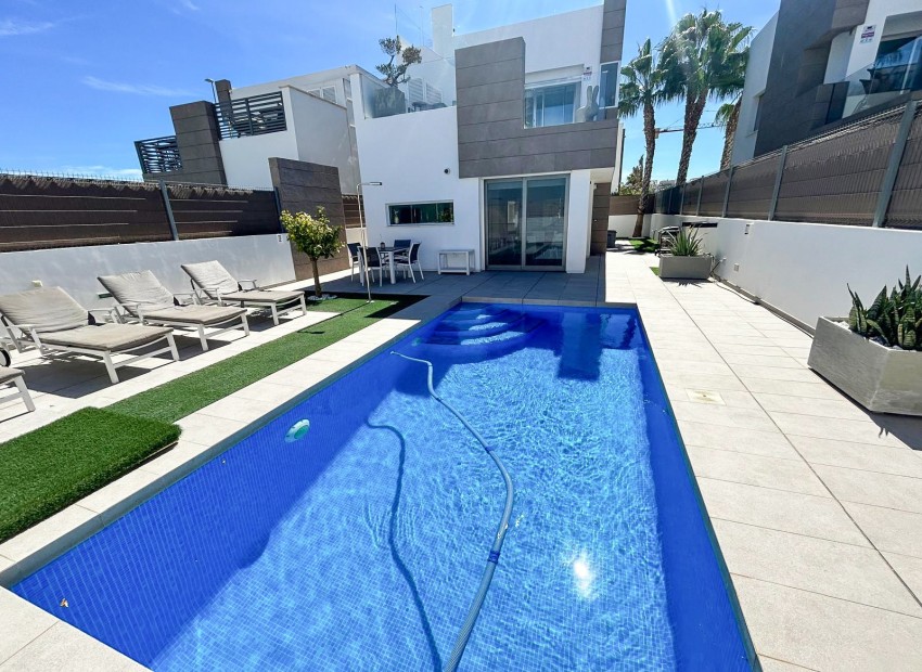 Resale - Villa - Guardamar Del Segura - El Raso