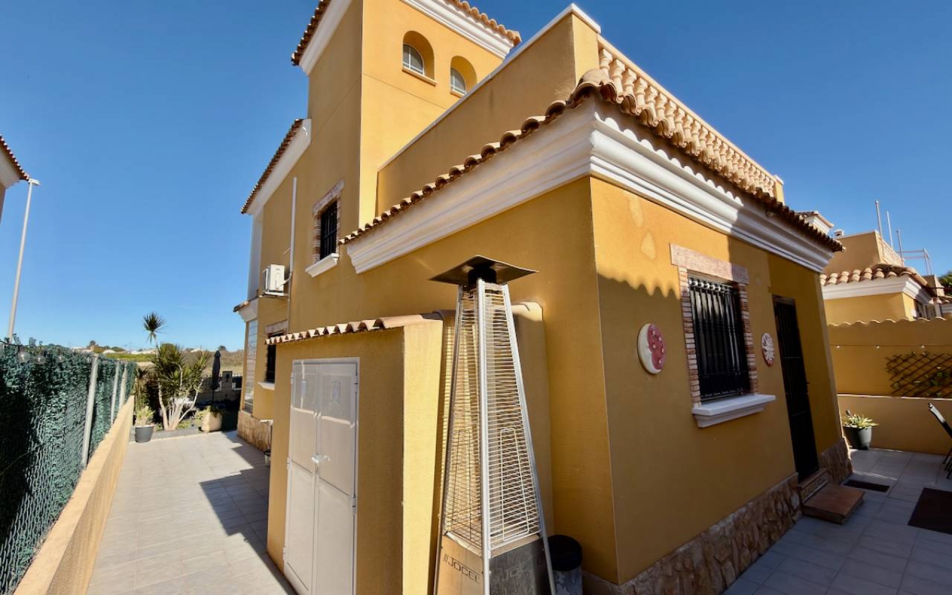 Resale - Villa - Guardamar Del Segura - El Raso